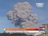 Gunung Sinabung terus memuntahkan debu