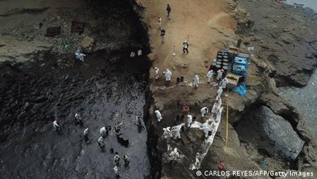 Mit Haaren gegen die Ölpest vor Peru