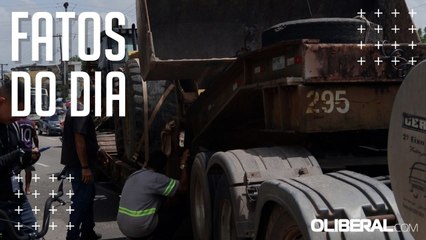 Carreta transportando pás mecânicas "entala" na Ponte do Galo