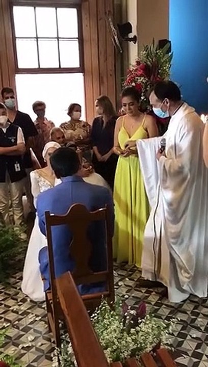 Paciente com câncer realiza sonho e se casa na capela de hospital em Passos