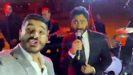 لما أبقى متمرن كويس قبل الفرح.. كوميديا تامر حسنى مع رئيس فرقته الموسيقية