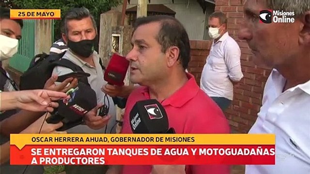 Se entregaron tanques de agua y motoguadañas a productores