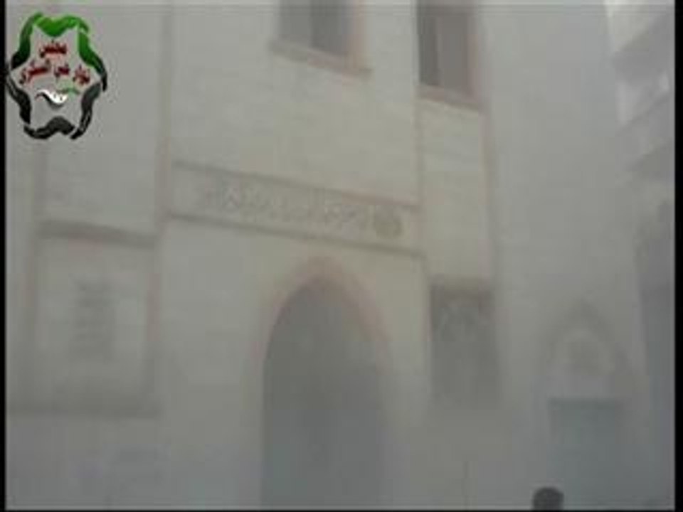 Fighting wreaks havoc on the streets of Aleppo - Amateur video