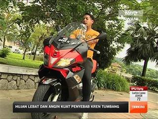 A mini maxi scooter, if there ever was one. The Aprilia SR Max300