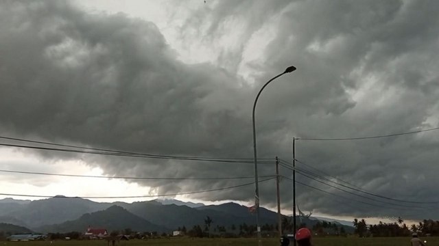 Penjelasan BMKG Soal Fenomena Awan Berbentuk Tsunami di Polewali Mandar