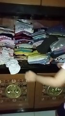 Dicari cari ternyata ngumpet di dalam lemari