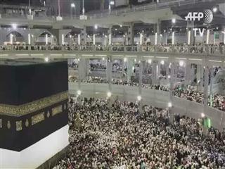 Muslim pilgrims begin rituals in Mecca ahead of hajj