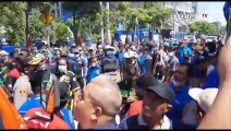 Demo Ratusan Sopir Truk Tutup Ruas Jalan Ahmad Yani Surabaya