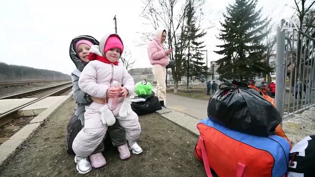 Anadolu Ajansı, Ukrayna'nın Donbas bölgesinden Rusya'ya sivillerin tahliyesini takip ediyor