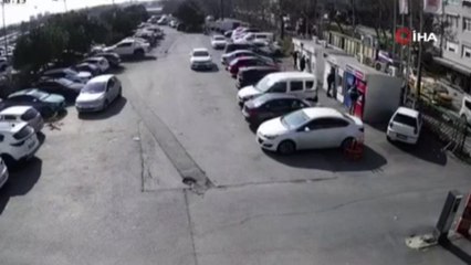 Kumar paralarını ATM'lerden çekerken yakalandılar