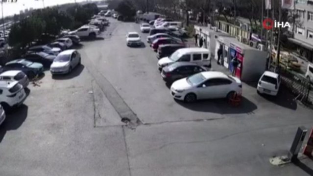 Kumar paralarını ATM'lerden çekerken yakalandılar