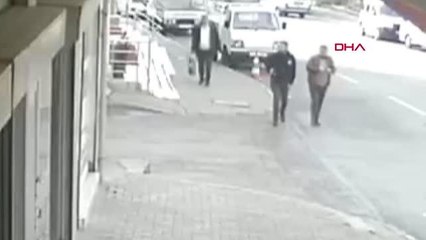 KARTAL'DA POLİSTEN KAÇAN ŞÜPHELİLERİN BULUNDUĞU OTOMOBİL İŞ YERİNE ÇARPTI