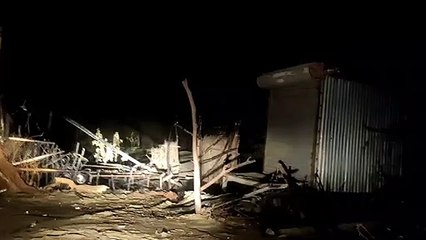 यहां देर रात पुलिस पर किया प​​थराव, दो दर्जन लोग हिरासत में