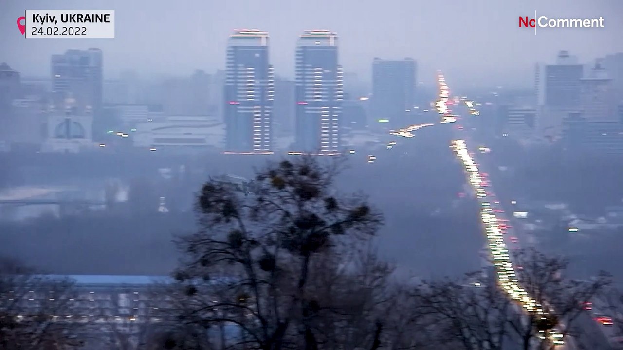 Ukraine : les sirènes retentissent à Kiev, de nombreux habitants cherchent à fuir la capitale
