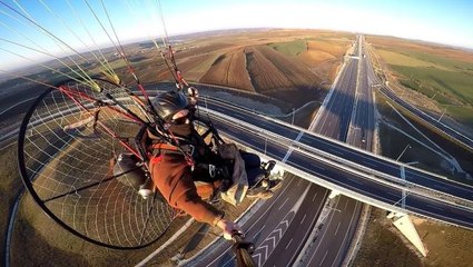 2 saatlik paramotor uçuşuyla Tekirdağ-Çanakkale Otoyolu'nun son halini görüntüledi