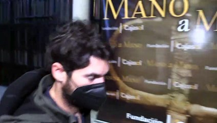 Cayetano Rivera, en Sevilla, mientras Eva González disfruta de las playas del Caribe