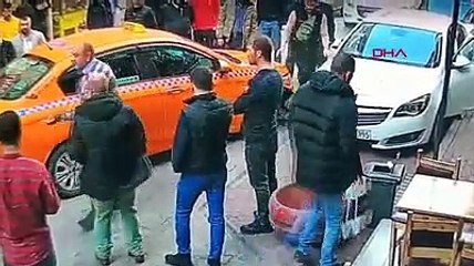 Download Video: Turistlerle taksici arasında otoyol ücreti tartışması