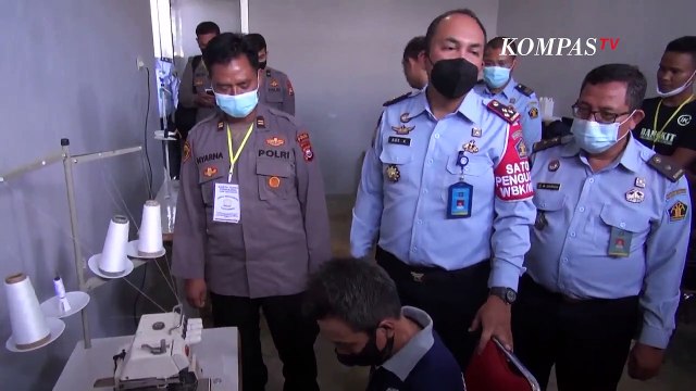 Iptu Nyarna, Sisihkan Gaji Selama Setahun untuk Bantu Warga Binaan