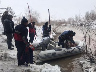 17 YAŞINDAKİ YAĞMUR, KARASU NEHRİ'NDE ARANIYOR