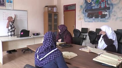 69 yaşındaki kadın 2 ayda Kuran-ı Kerim öğrendi