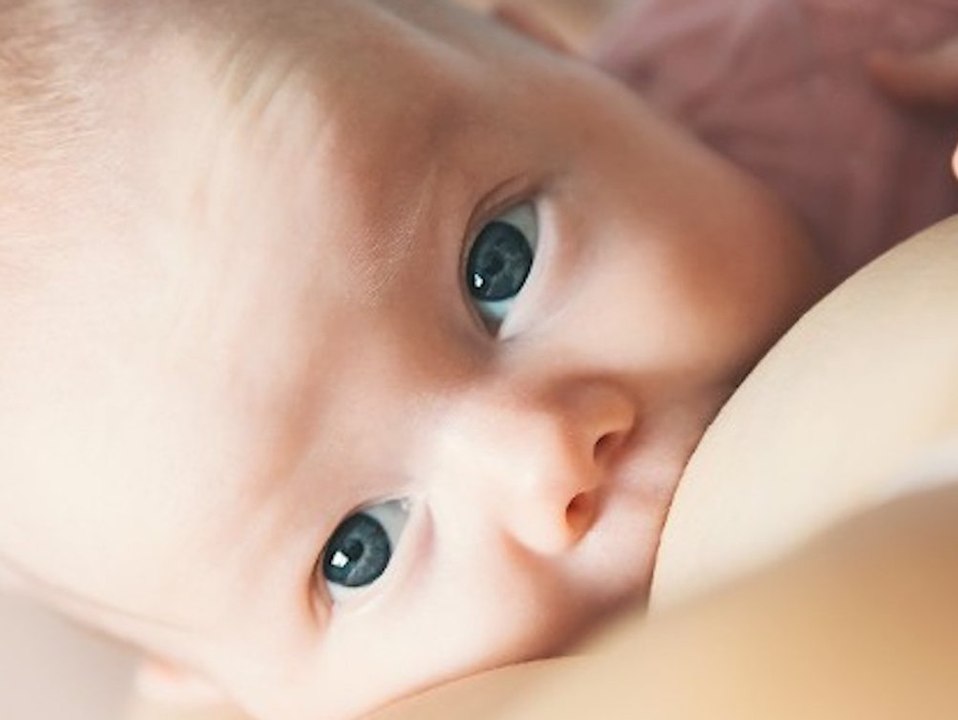 Babynahrung statt Muttermilch? WHO kritisiert "skrupelloses Marketing"