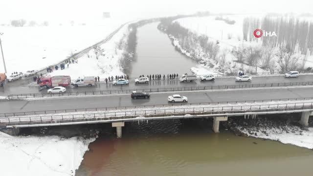 Muş'ta Karasu Nehri'ne düşen kız çocuğu için arama çalışması devam ediyor