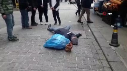 Hasta numarası yaptı, birden kendini yere attı... Yaşlı adamın insanları kandırarak para aldığı anlar kamerada