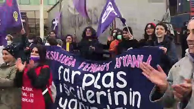 Kocaeli'de işten atılan işçiler eylemde Tarkan’ın ‘Geççek’ şarkısını çalıp oynadı