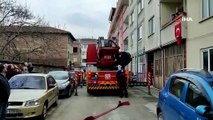 Bursa'da korkutan yangın! Çatı katı alevlere teslim oldu