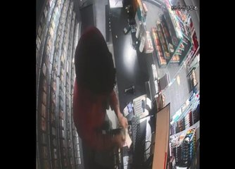 AKARYAKIT İSTASYONUNUN MARKETİNDEN HIRSIZLIK KAMERADA