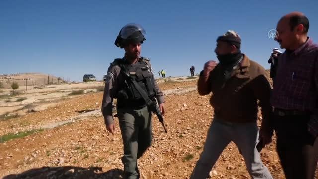 İsrail güçleri Batı Şeria'da Filistinlilere ait 8 evi yıktı