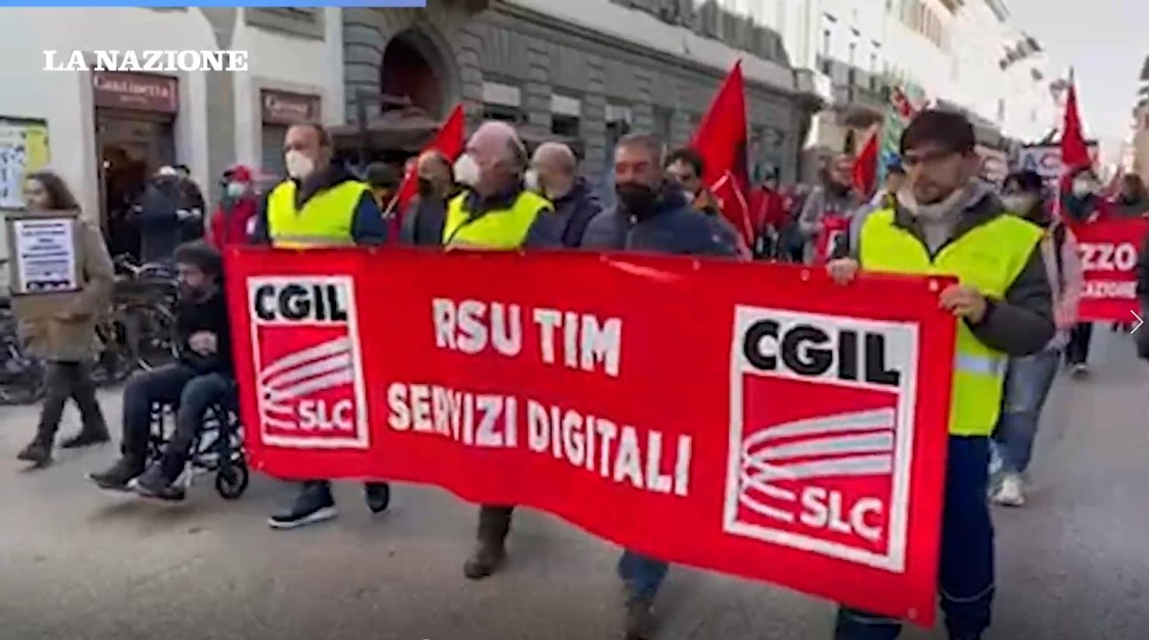 Tim, corteo a Firenze