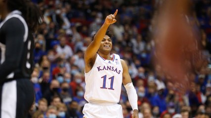 #5 Kansas Covers Hefty 12-Point Spread Over Kansas State