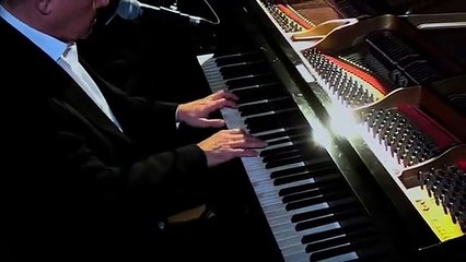 Daniel Defilipi (The Voice) chante "Tu es là"