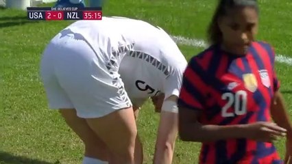 Une défenseuse de foot marque 3 buts contre son camp en sélection féminin