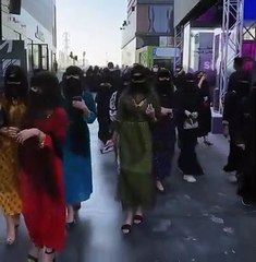 نساء الرياض يخطفن الأنظار بإطلالاتهن في يوم التأسيس