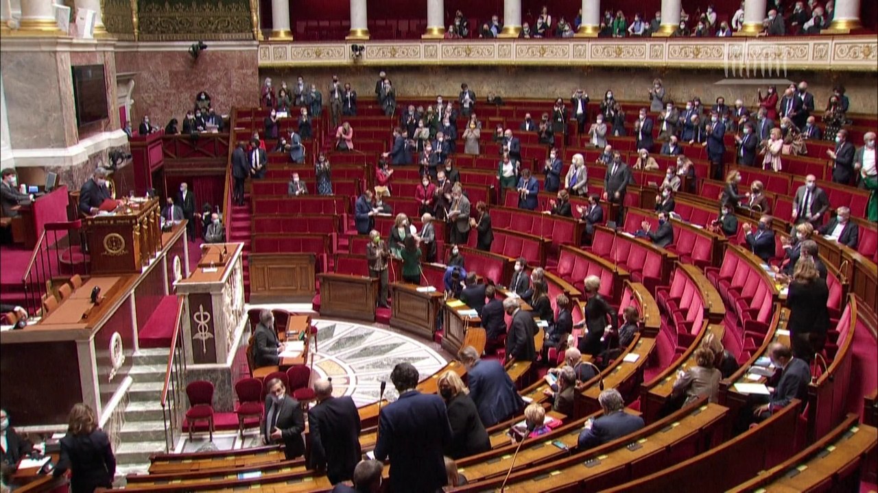 Le Parlement adopte l'allongement du délai de l'IVG, de 12 à 14 semaines de grossesse
