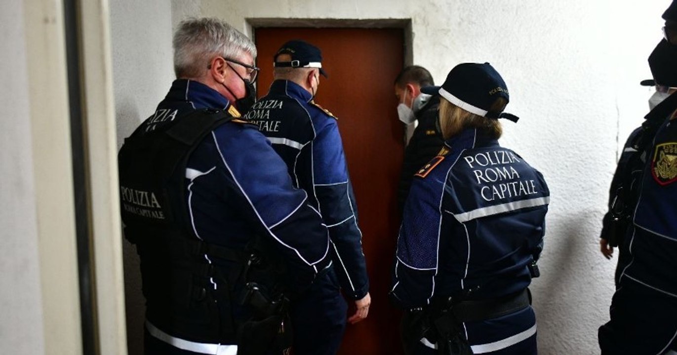 Roma, sgombero alloggi Ater occupati a Tor Bella Monaca (23.02.22)