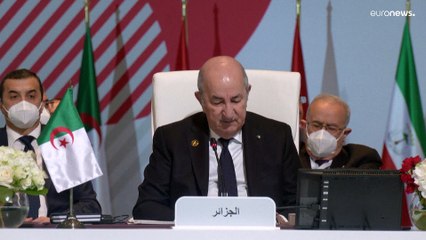 بين السخرية والتهكم... نوم وزير الخارجية الجزائري في الدوحة يصنع الحدث على مواقع التواصل