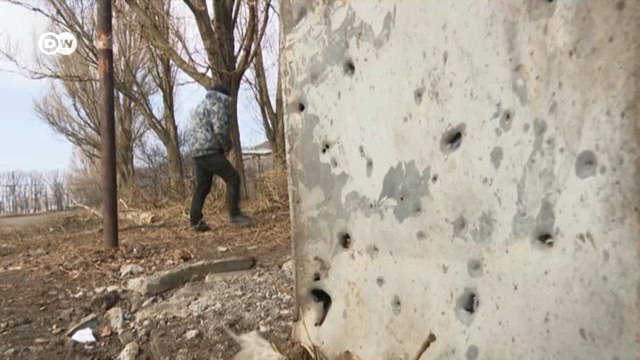 В Донбассе готовятся к новой катастрофе: репортаж DW с линии соприкосновения (23.02.2023)