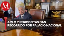 AMLO arma recorrido guiado por salones de Palacio Nacional; “es un honor vivir aquí”