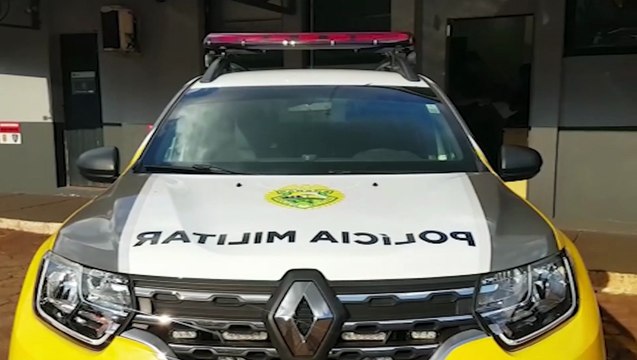 Homem com mandado de prisão por homicídio em aberto é levado até a delegacia de Cascavel