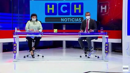 Vehículo toma fuego al interior de una vivienda en Santa Bárbara