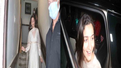 Alia Bhatt ट्रेडिशनल अवतार में Chrome Studio के बाहर हुईं Spot, Viral हुआ Video | FilmiBeat