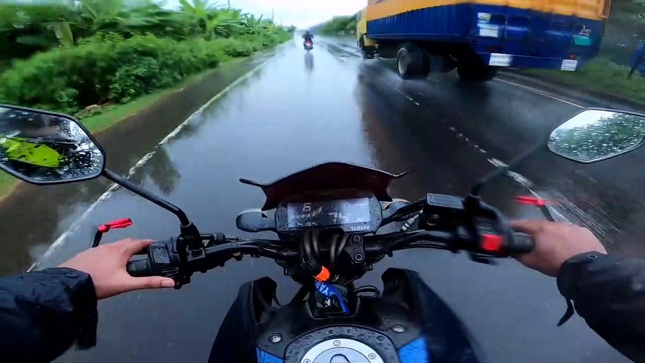 Chattogram to Dhaka Highway Riding in Rain. Please Dont Ride in Rain Unless You Have Abs। Ei obelay (এই অবেলায়)  shironamhin। CTG to DHAKA ।