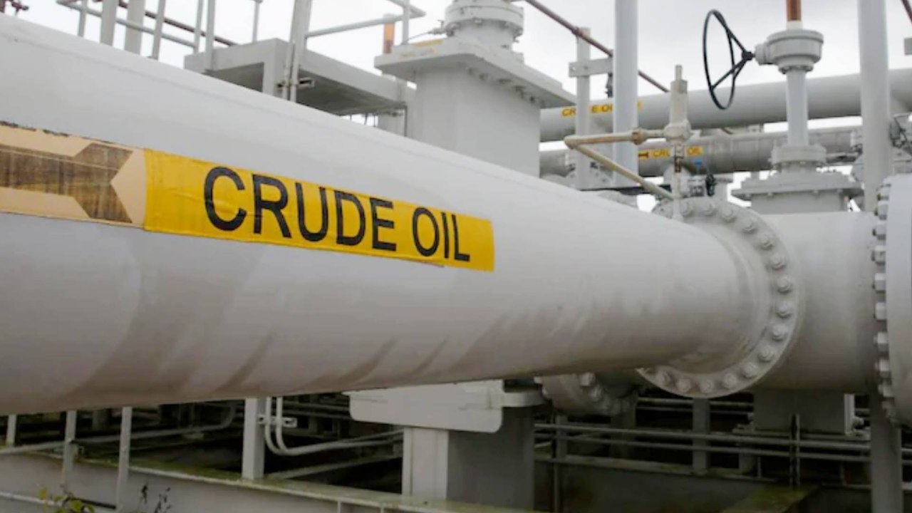 Russia-Ukraine: How Russia-Ukraine Crisis Impacts Oil Prices | Oneindia Telugu