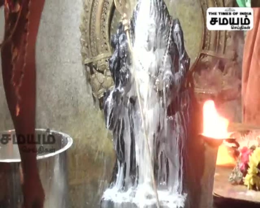 சிவகங்கை பைரவ சுவாமிக்கு சிறப்பு அபிஷேகம்; திரளான பக்தர்கள் வழிபாடு!