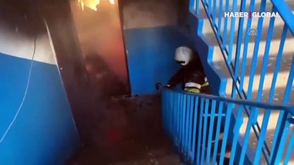 Ukrayna'da yerleşim yerine düşen bomba sonrası 1 kişi hayatını kaybetti