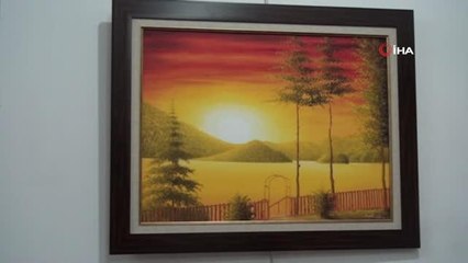 Sarı renk hayranı ressam 37. kişisel sergisinin kapılarını açtı