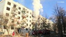 شاهد: آثار القصف الروسي على مبان سكنية شرق أوكرانيا